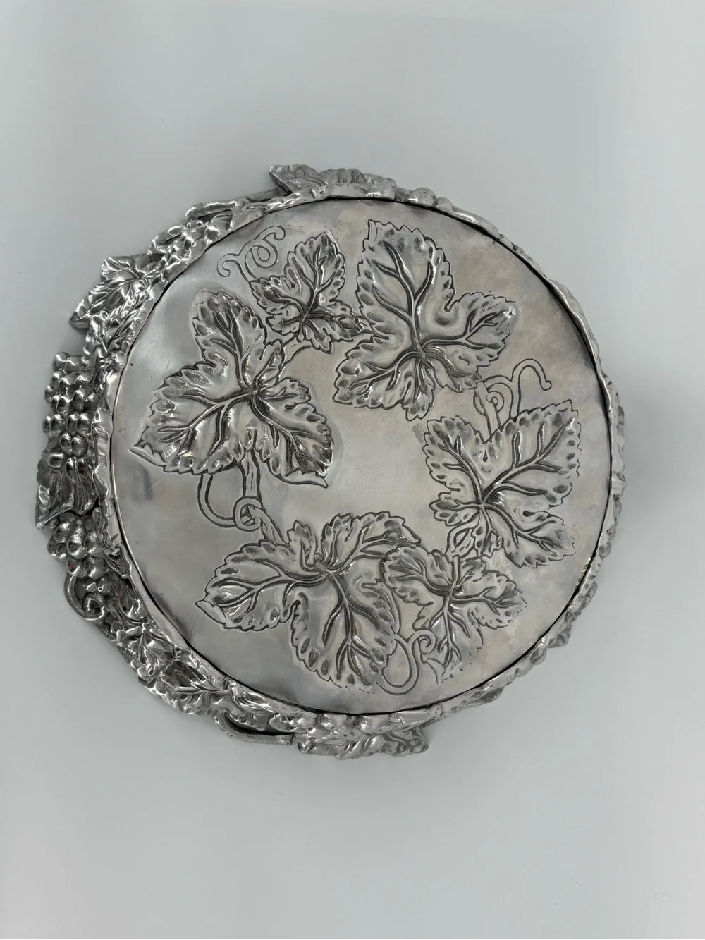 Signed Arthur Court 2003 Grapevine Aluminum Serving Tray Bowl Platter 13”